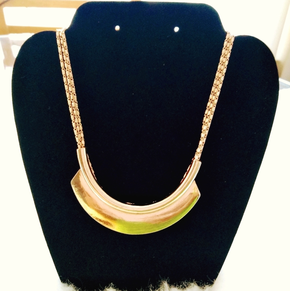 Gold Cleo Necklace